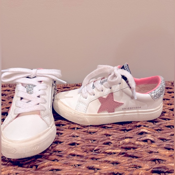 Vintage Havana Other - Vintage Havana girls sneakers GUC size 10